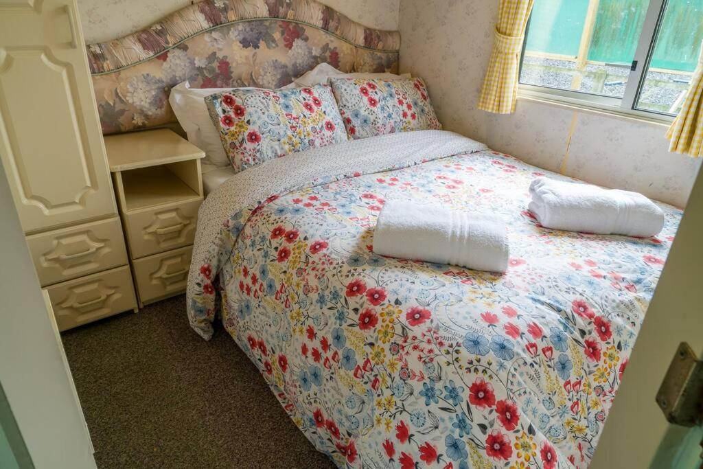 Wind In The Willows: Sleeps 4, Kitchen, Bathroom, Lounge, Wifi Napton on The Hill Екстериор снимка