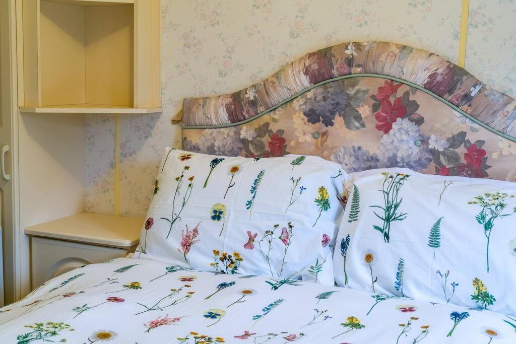 Wind In The Willows: Sleeps 4, Kitchen, Bathroom, Lounge, Wifi Napton on The Hill Екстериор снимка