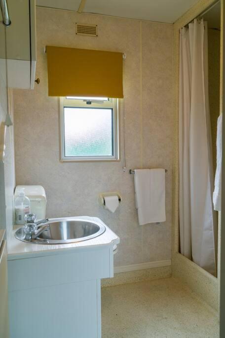 Wind In The Willows: Sleeps 4, Kitchen, Bathroom, Lounge, Wifi Napton on The Hill Екстериор снимка