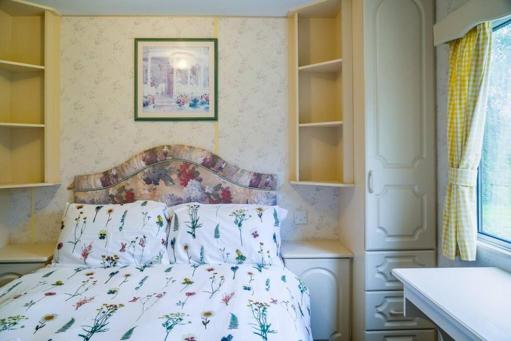 Wind In The Willows: Sleeps 4, Kitchen, Bathroom, Lounge, Wifi Napton on The Hill Екстериор снимка
